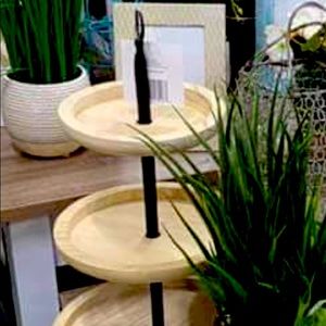 Wood tier tray